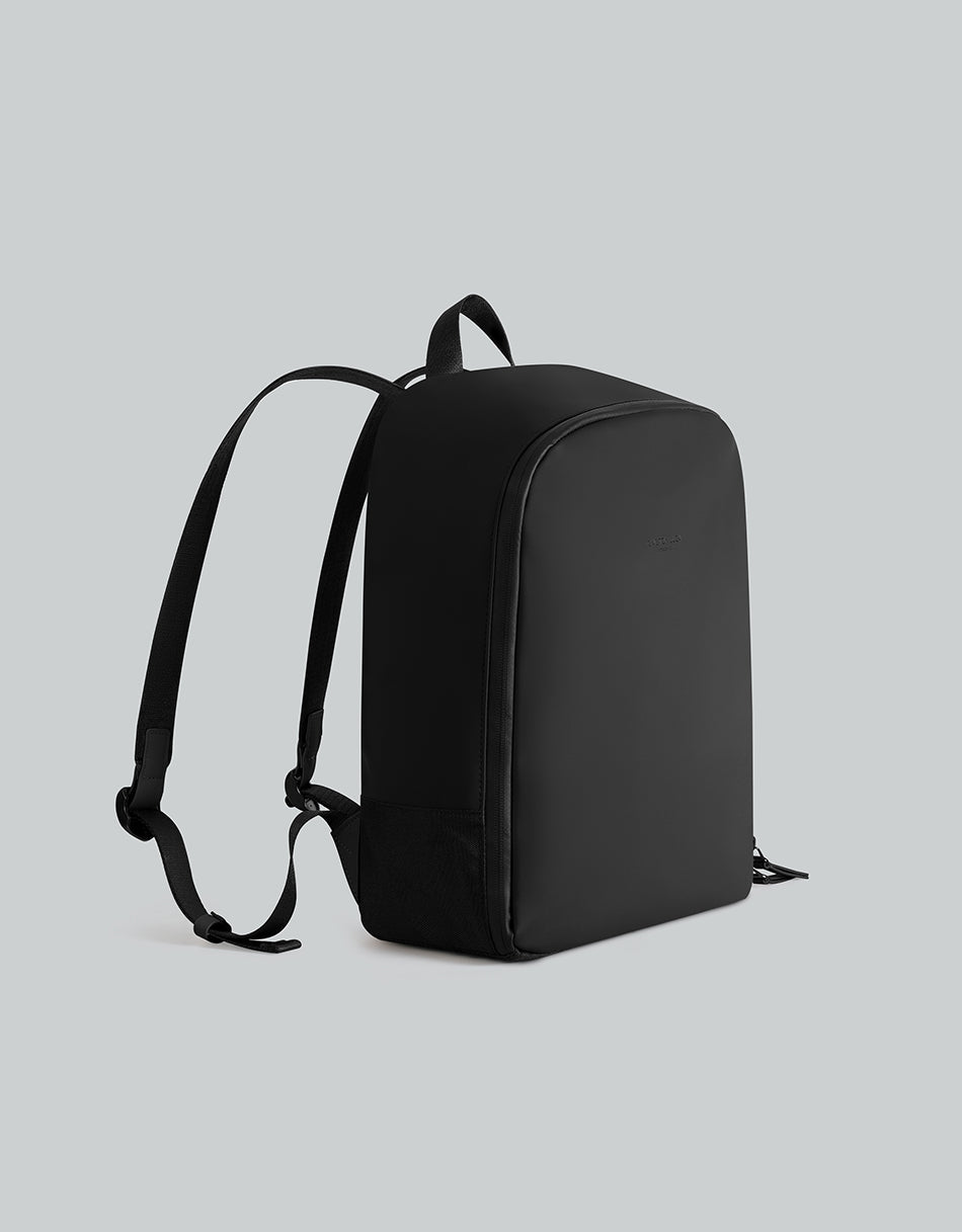 Gaston Luga Dash Daily Backpack 14" - Black #DSDLBP14BK