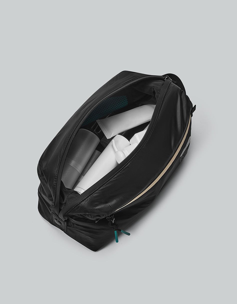 Gaston Luga Lightweight Washbag - Black #LW500