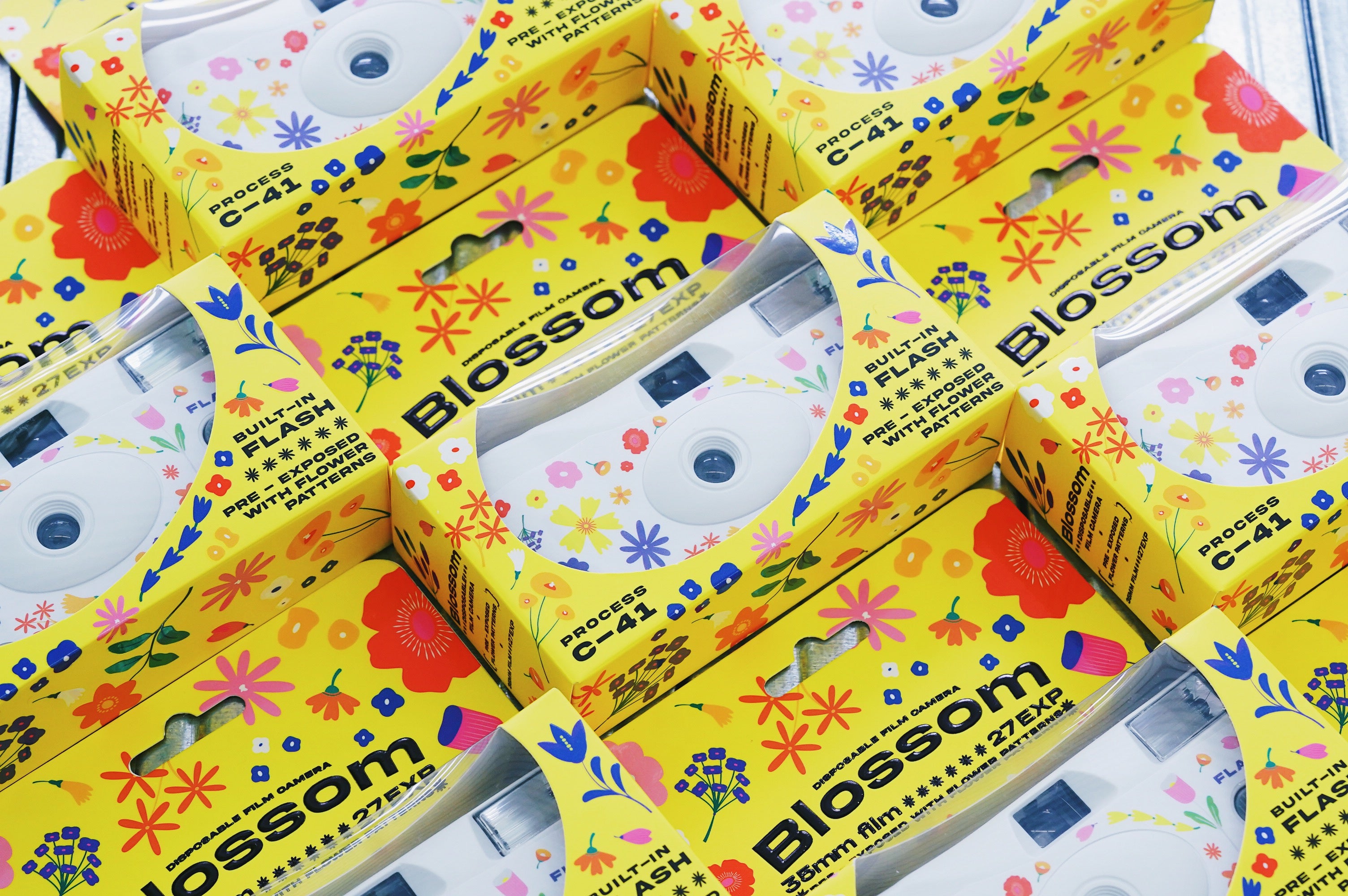 Retocolor Blossom 400 35MM Disposable Film Camera 27EXP *NEW