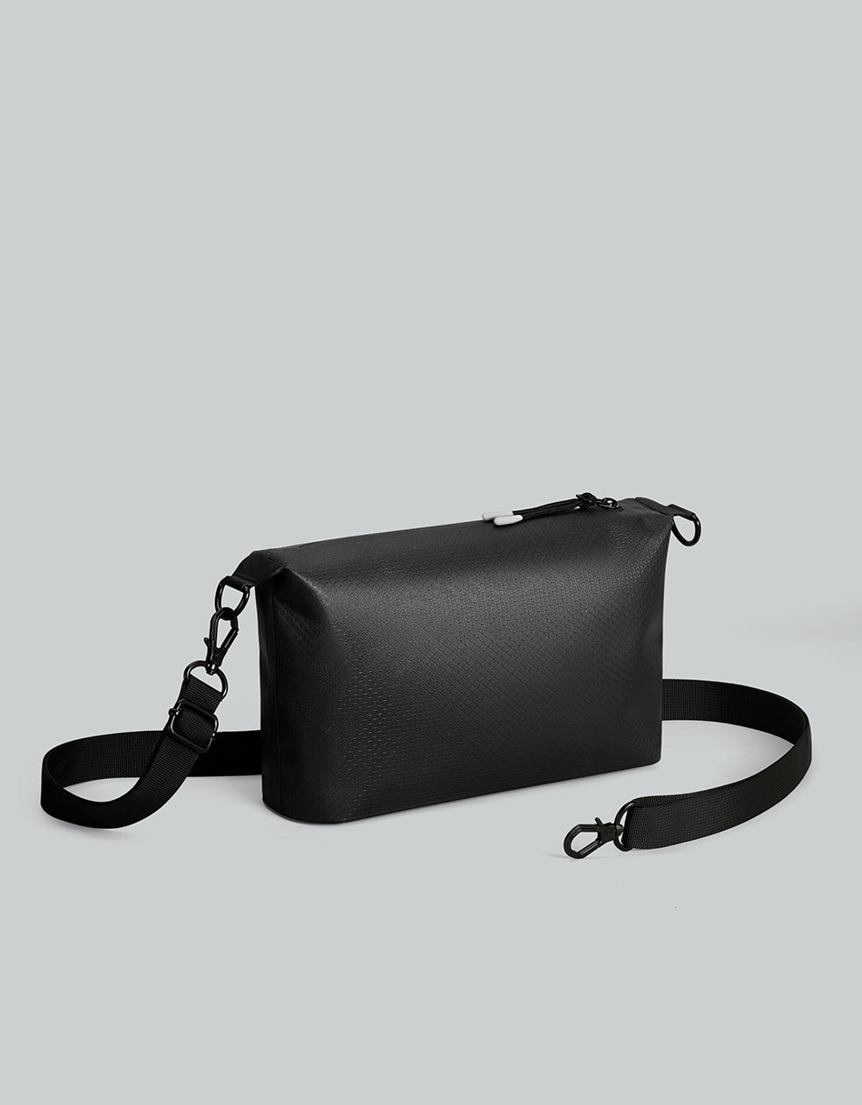 Gaston Luga Lightweight DuoSeal Crossbody - Black #LWDSCBBK